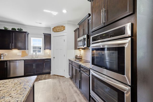 1612 Lizzie Lou Court, Hope Mills, NC 28348