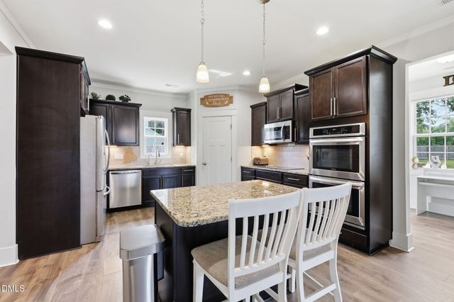 1612 Lizzie Lou Court, Hope Mills, NC 28348