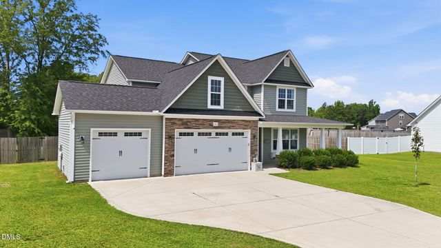 1612 Lizzie Lou Court, Hope Mills, NC 28348