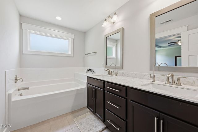 1612 Lizzie Lou Court, Hope Mills, NC 28348