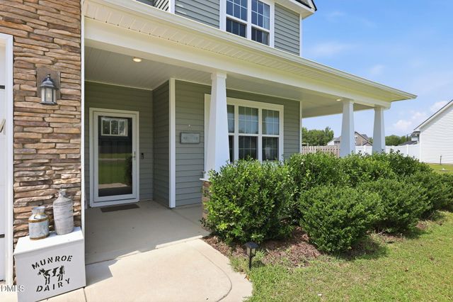 1612 Lizzie Lou Court, Hope Mills, NC 28348