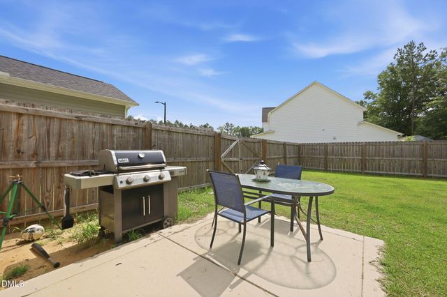 1612 Lizzie Lou Court, Hope Mills, NC 28348