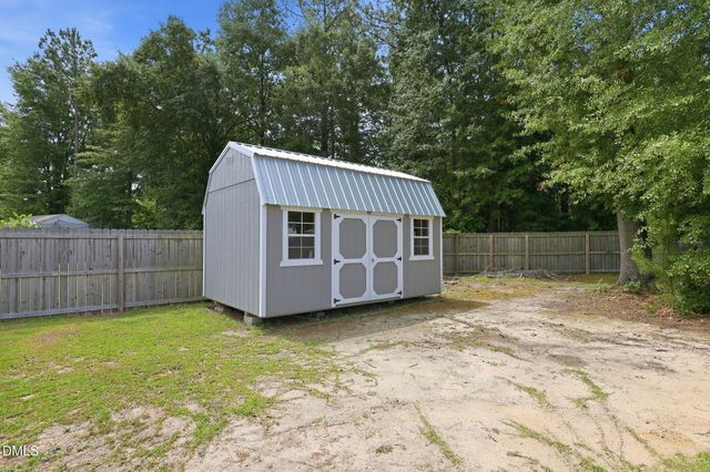 1612 Lizzie Lou Court, Hope Mills, NC 28348
