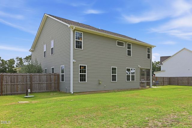 1612 Lizzie Lou Court, Hope Mills, NC 28348