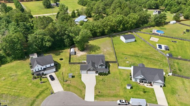 1612 Lizzie Lou Court, Hope Mills, NC 28348