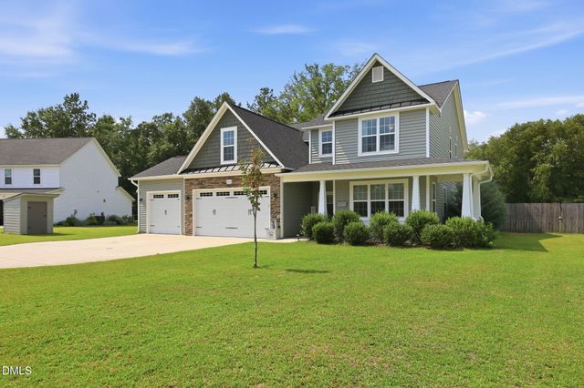 1612 Lizzie Lou Court, Hope Mills, NC 28348