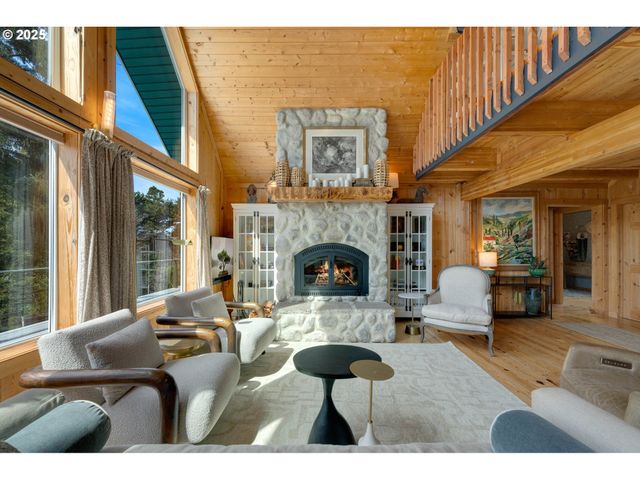 53461 SAFE Rd, Bandon, OR 97411