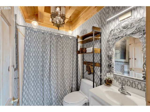 53461 SAFE Rd, Bandon, OR 97411