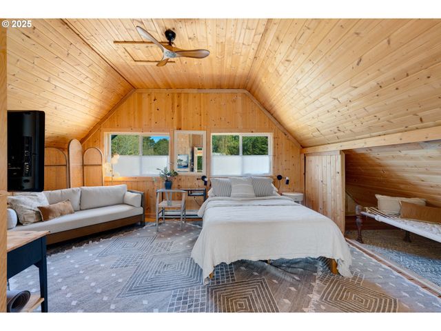 53461 SAFE Rd, Bandon, OR 97411