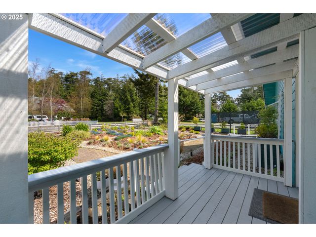 53461 SAFE Rd, Bandon, OR 97411