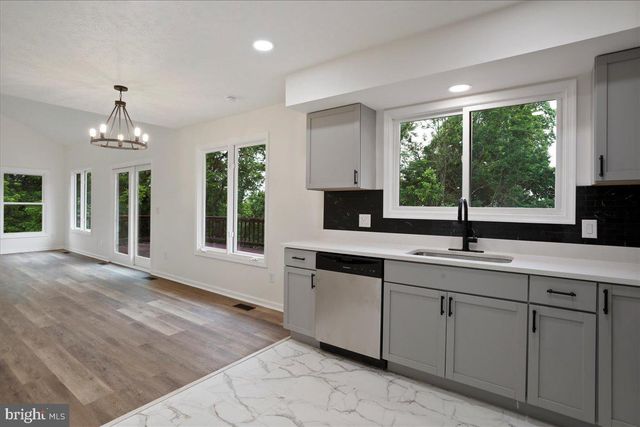 143 ZINN WAY, Linden, VA 22642