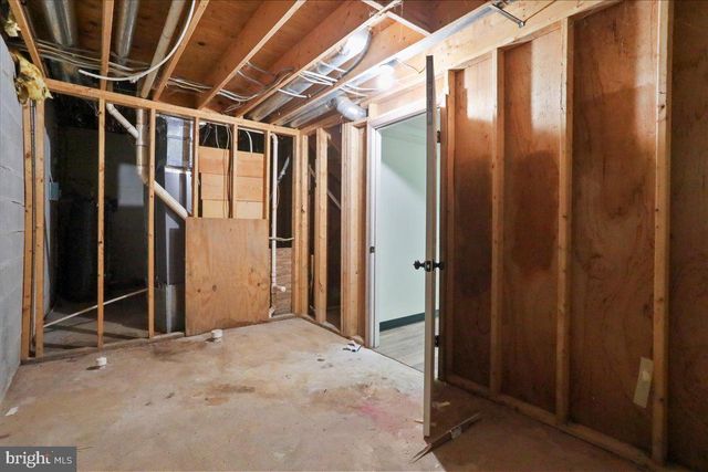 143 ZINN WAY, Linden, VA 22642