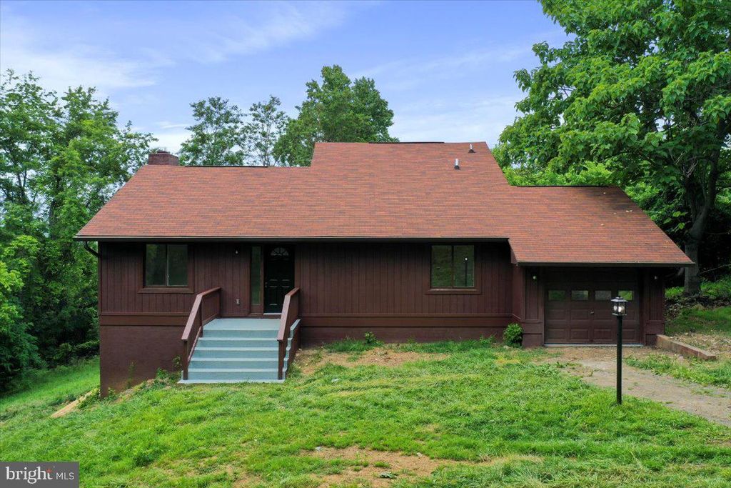 143 ZINN WAY, Linden, VA 22642