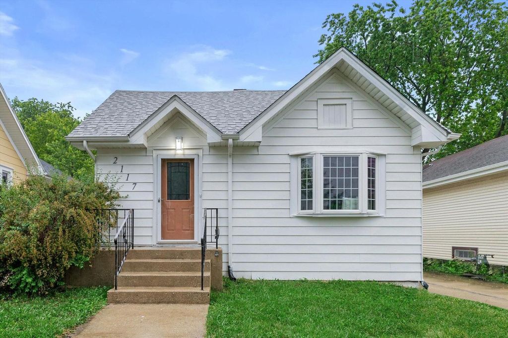 2117 Indiana STREET, Racine, WI 53405