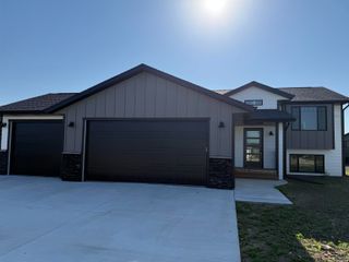 648 VALOR CT, Box Elder, SD 57719