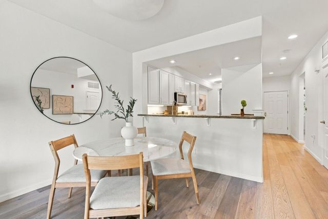 880 Meridian Bay Lane 114, Foster City, CA 94404