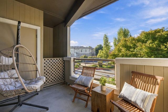 880 Meridian Bay Lane 114, Foster City, CA 94404