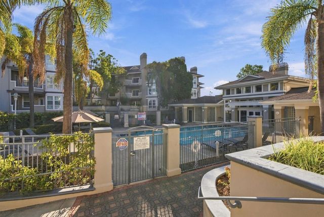880 Meridian Bay Lane 114, Foster City, CA 94404