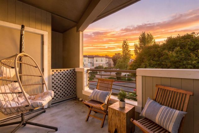 880 Meridian Bay Lane 114, Foster City, CA 94404