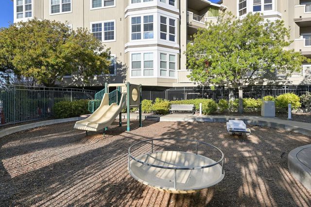 880 Meridian Bay Lane 114, Foster City, CA 94404