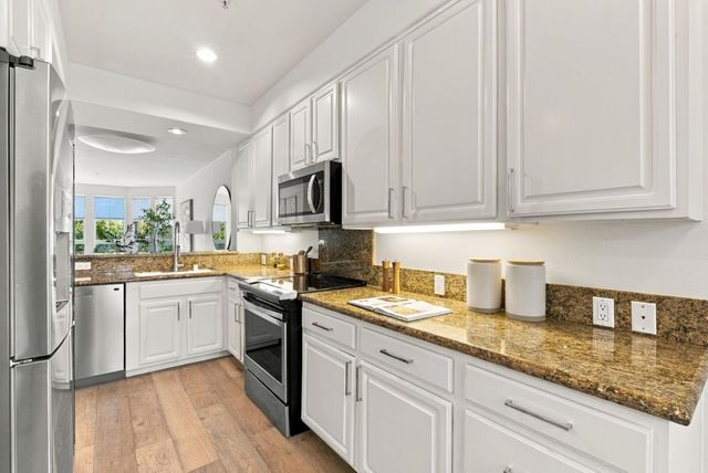 880 Meridian Bay Lane 114, Foster City, CA 94404