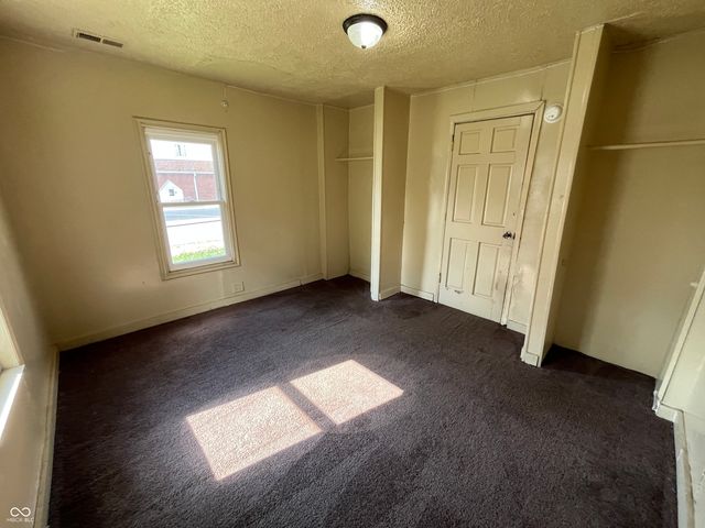 5062 W Regent Street, Indianapolis, IN 46241