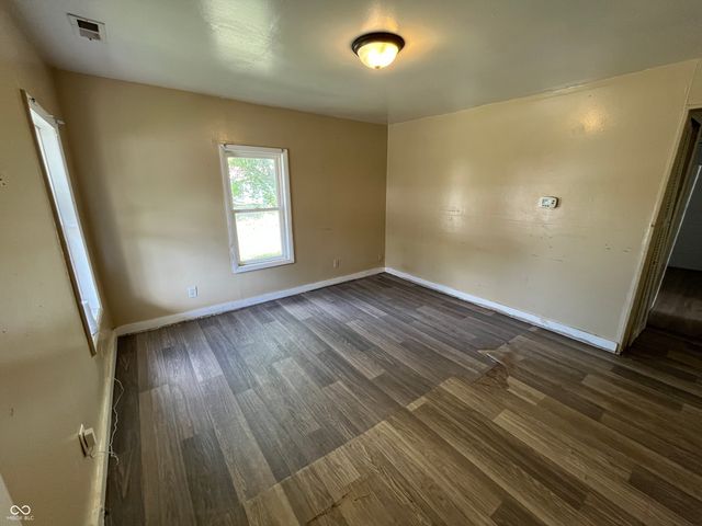 5062 W Regent Street, Indianapolis, IN 46241