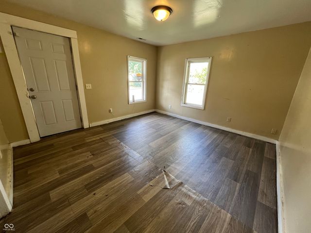 5062 W Regent Street, Indianapolis, IN 46241