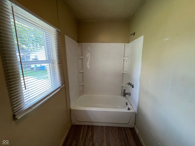 5062 W Regent Street, Indianapolis, IN 46241