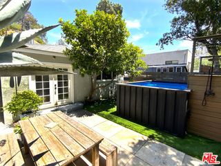 8462 Kirkwood Drive, Los Angeles, CA 90046