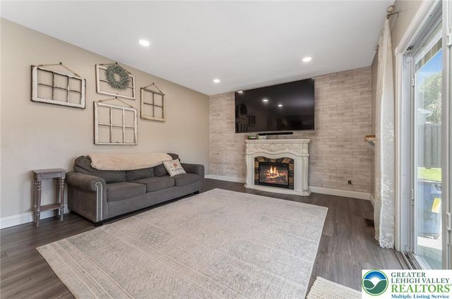 3820 Cypress Lane, Bethlehem City, PA 18020
