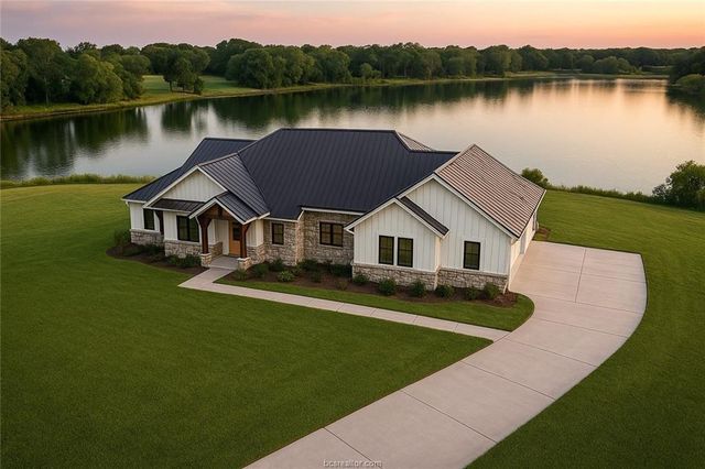 17725 April Vista Court, College Station, TX 77845