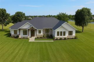 17725 April Vista Court, College Station, TX 77845