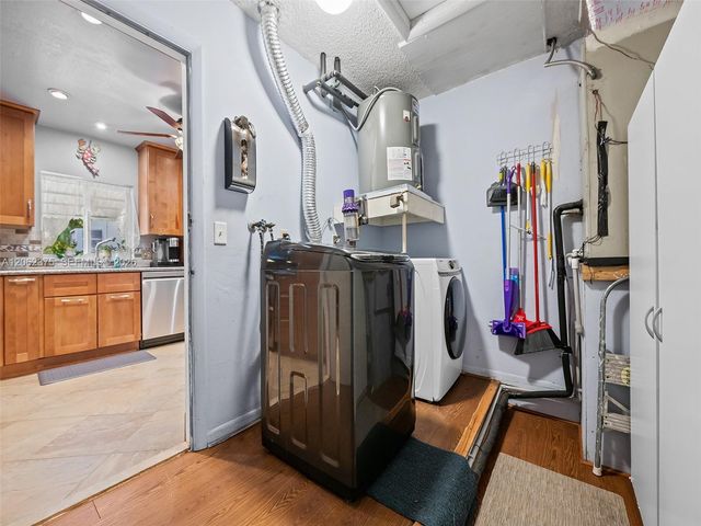 2841 NW 69th Ct, Fort Lauderdale, FL 33309
