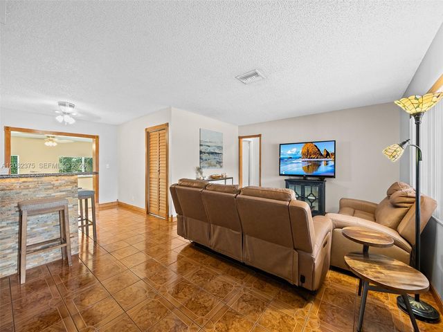 2841 NW 69th Ct, Fort Lauderdale, FL 33309