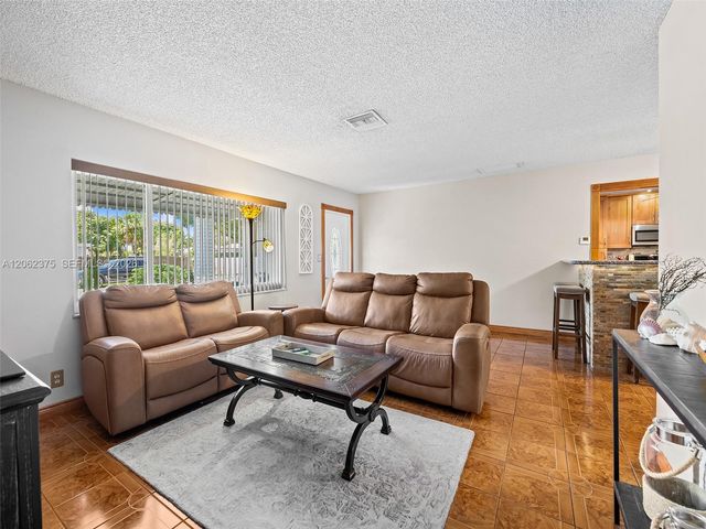 2841 NW 69th Ct, Fort Lauderdale, FL 33309