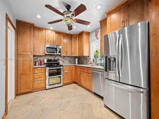 2841 NW 69th Ct, Fort Lauderdale, FL 33309