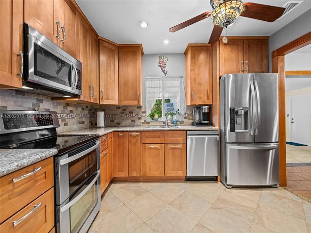 2841 NW 69th Ct, Fort Lauderdale, FL 33309