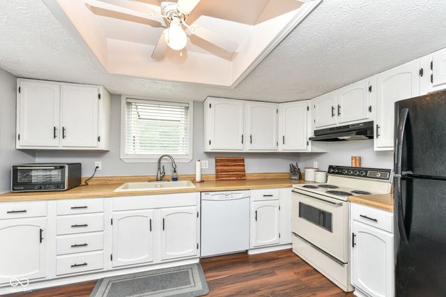 2502 Chaseway Court, Indianapolis, IN 46268