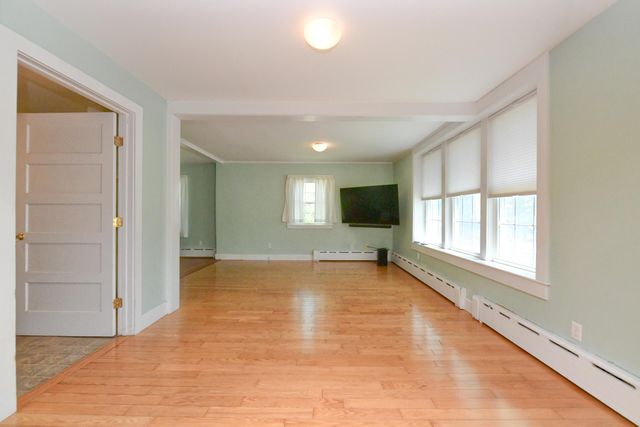 19 Lafayette Avenue, Buzzards Bay, MA 02532
