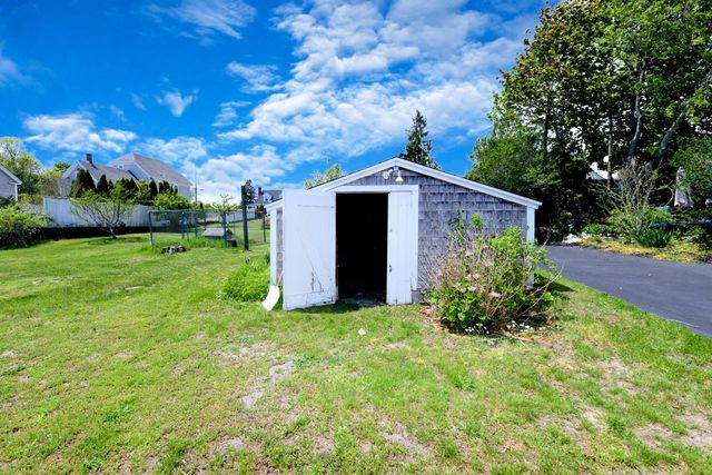 19 Lafayette Avenue, Buzzards Bay, MA 02532