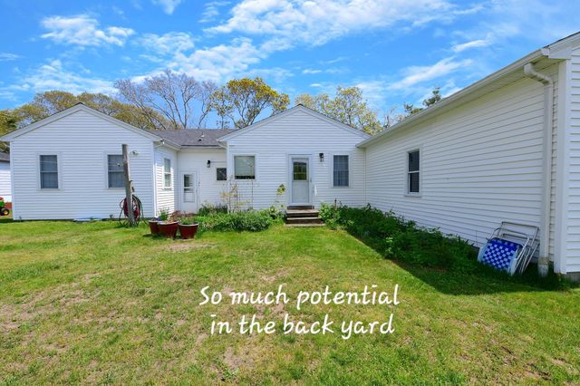 19 Lafayette Avenue, Buzzards Bay, MA 02532
