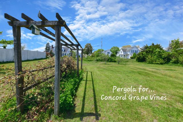 19 Lafayette Avenue, Buzzards Bay, MA 02532
