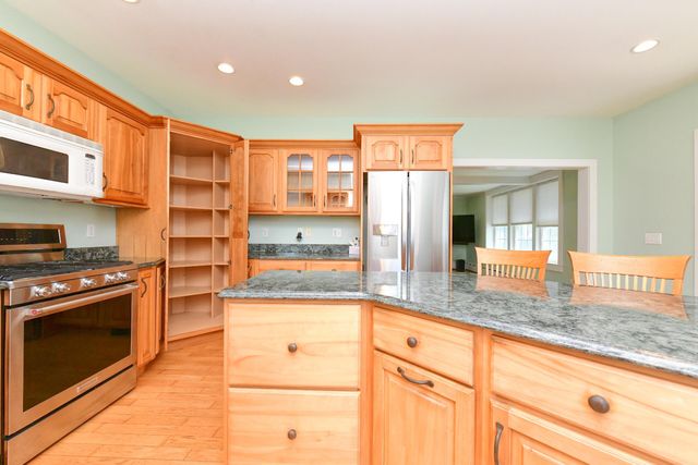 19 Lafayette Avenue, Buzzards Bay, MA 02532