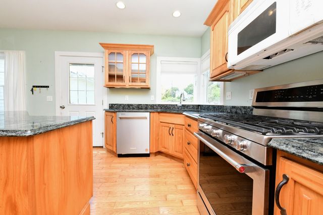 19 Lafayette Avenue, Buzzards Bay, MA 02532