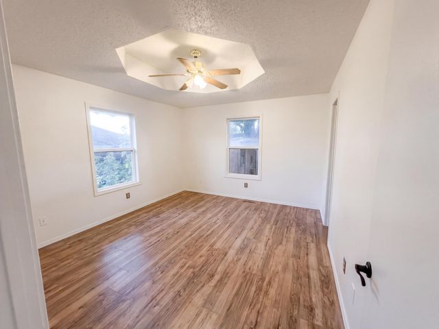 3372 S Western Avenue, Springfield, MO 65807