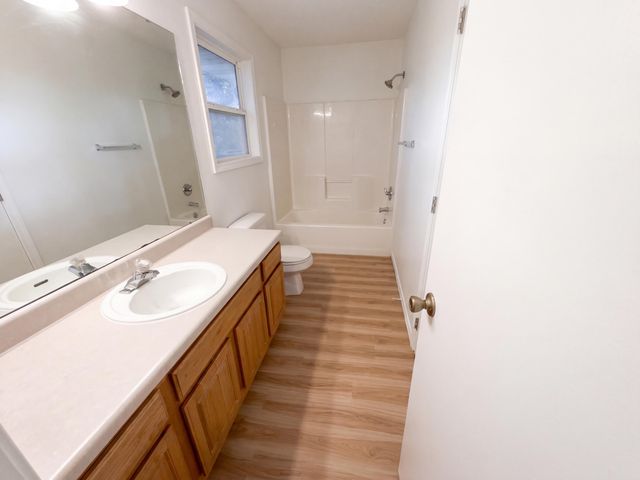 3372 S Western Avenue, Springfield, MO 65807