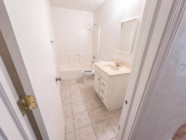 3372 S Western Avenue, Springfield, MO 65807