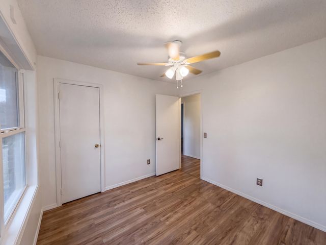 3372 S Western Avenue, Springfield, MO 65807