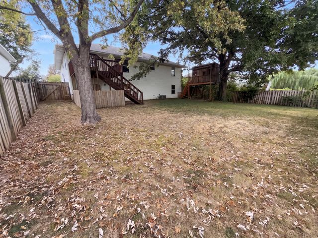 3372 S Western Avenue, Springfield, MO 65807